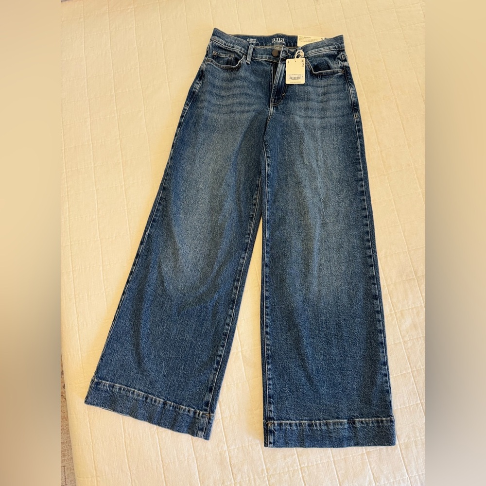 a.n.a NWT High Rise Wide-Leg Blue Jeans